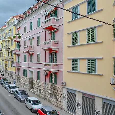 Le Monde Apartment Split Szoba fotó