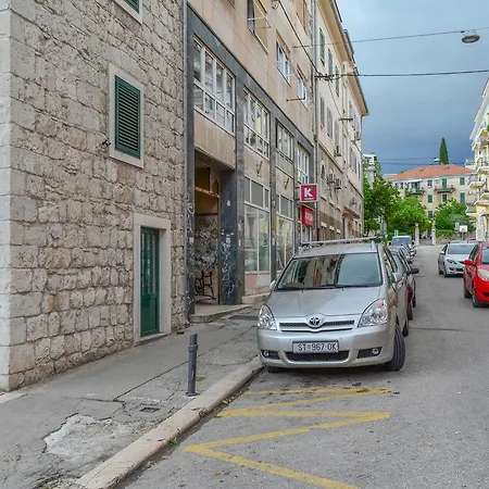 Le Monde Apartment Split Szoba fotó
