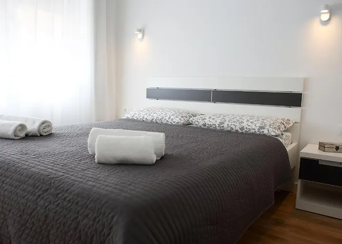 Le Monde Apartment